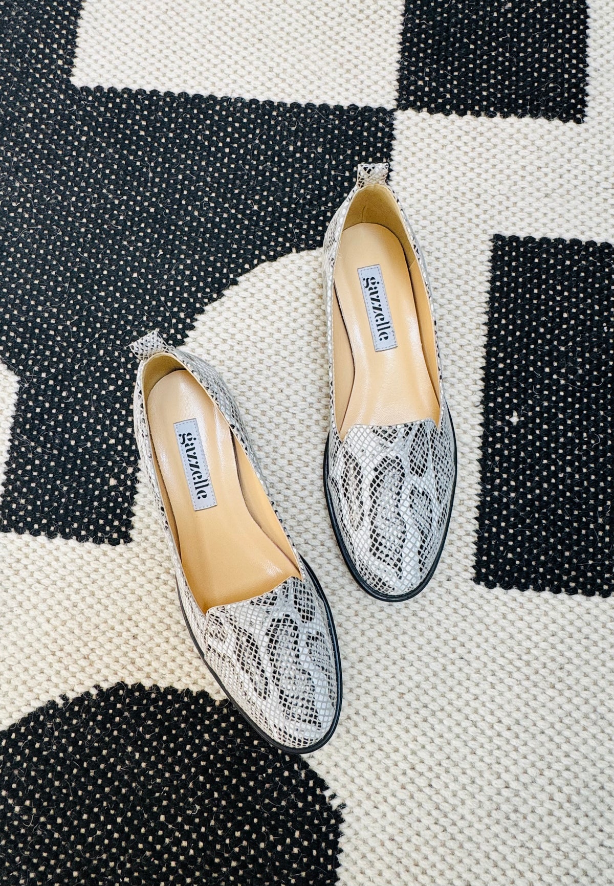 Mocasini Little Sweet Kiss Sarpe Alb Negru