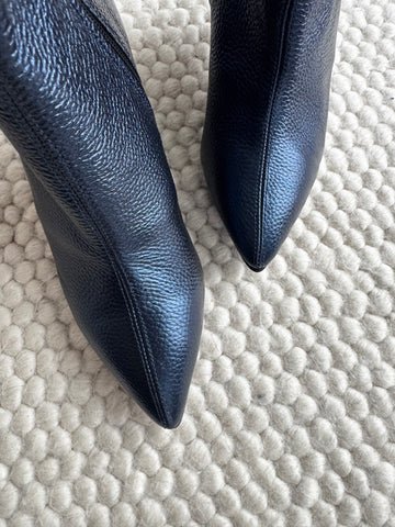 Ghete damă din piele naturală – Bleumarin sidefat, cu toc subțire elegant Be Grateful