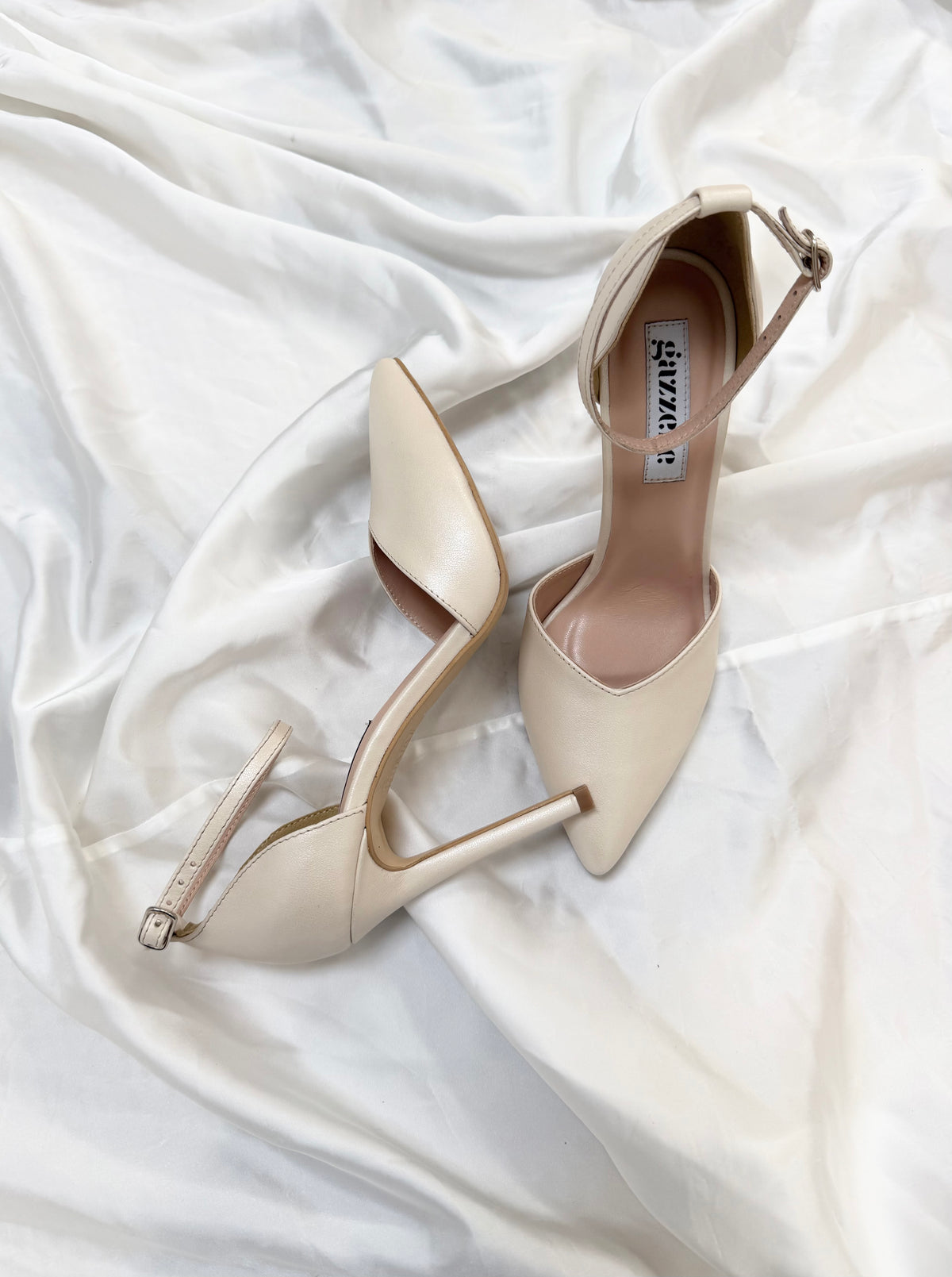 NEW Pantofi International Star Ivoire