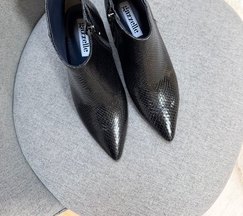 Botine damă din piele naturală – Negru sarpe, cu toc subțire și vârf ascuțit Simple