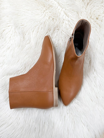 NEW Ghetute damă din piele naturală cu varf ascutit si talpă joasă Camel Fashion Love