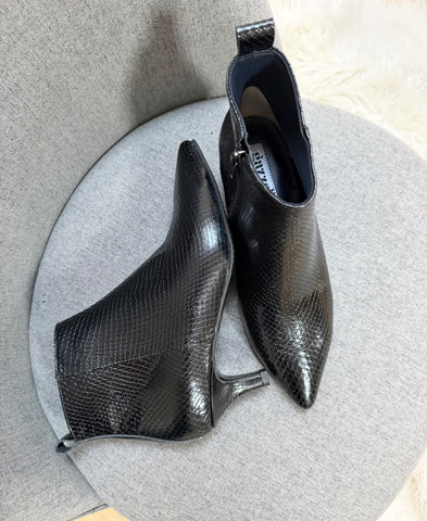 Botine damă din piele naturală – Negru sarpe, cu toc subțire și vârf ascuțit Simple