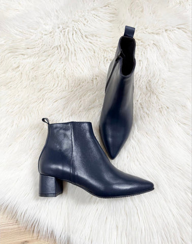 Botine, bleumarin, toc de 5 cm, marimea 35