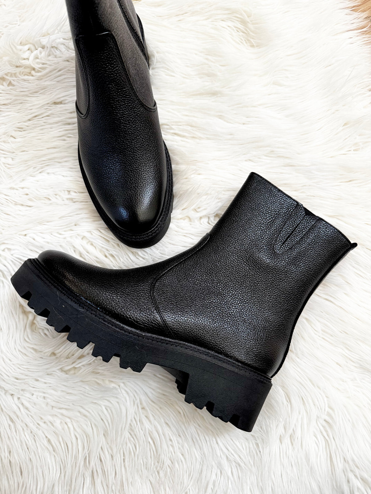 NEW Bocanci damă din piele naturală si talpa groasa CloseUp negru