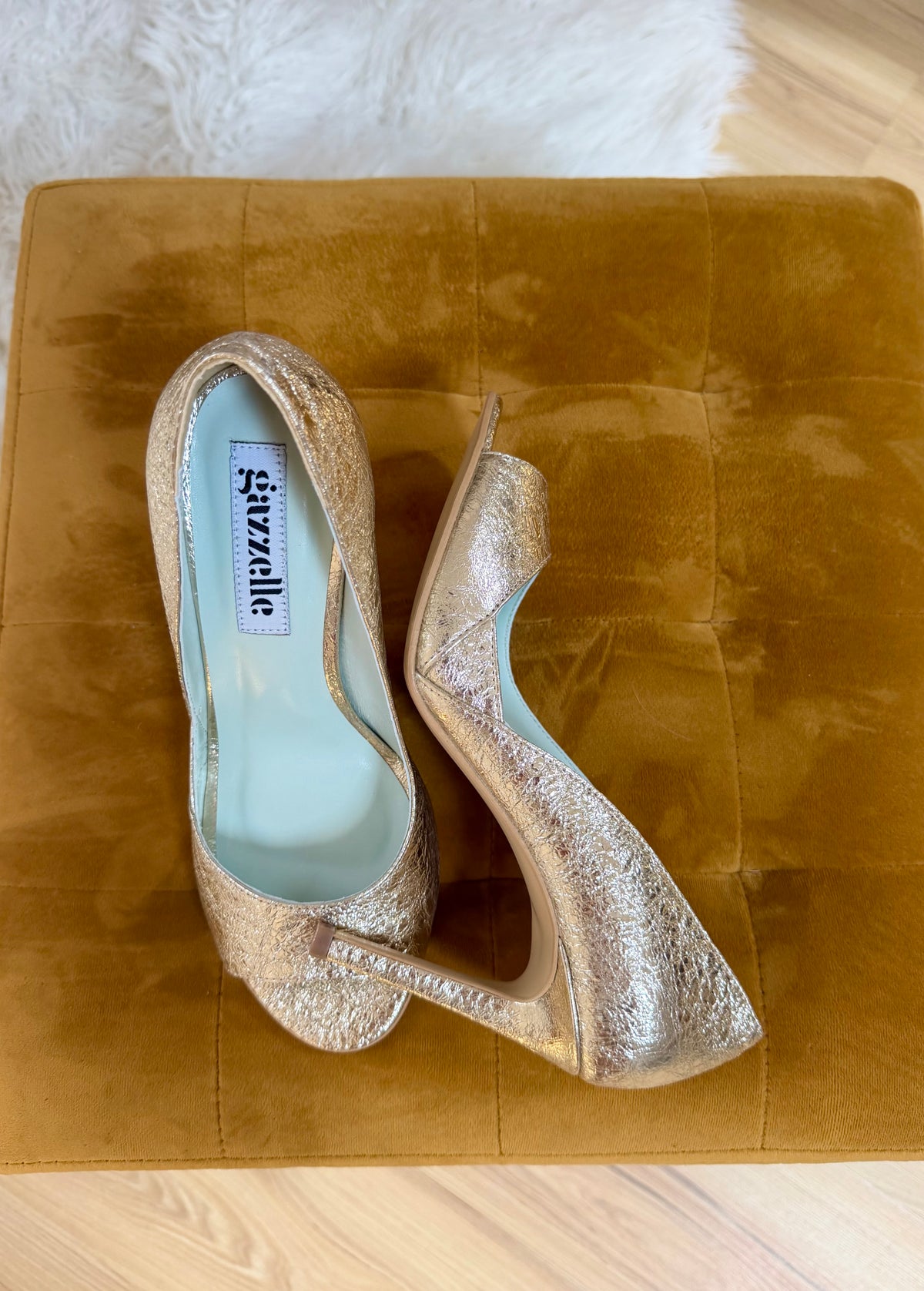 NEW Sandale Just Joy Auriu