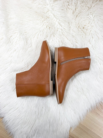 NEW Ghetute damă din piele naturală cu varf ascutit si talpă joasă Camel Fashion Love