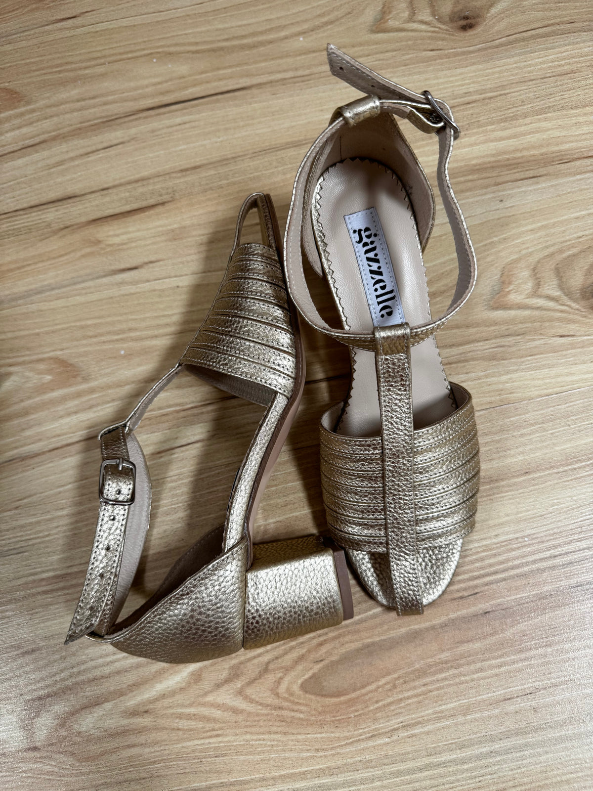 Sandale, auriu, toc de 5cm, marimea 35